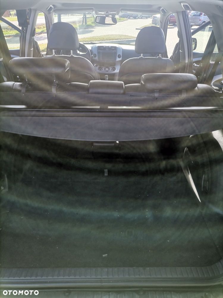 Toyota RAV4 2.2 D-4D X - 8