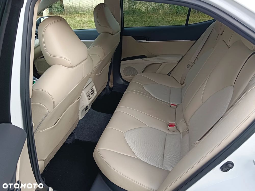 Toyota Camry 2.5 Hybrid Executive CVT - 13