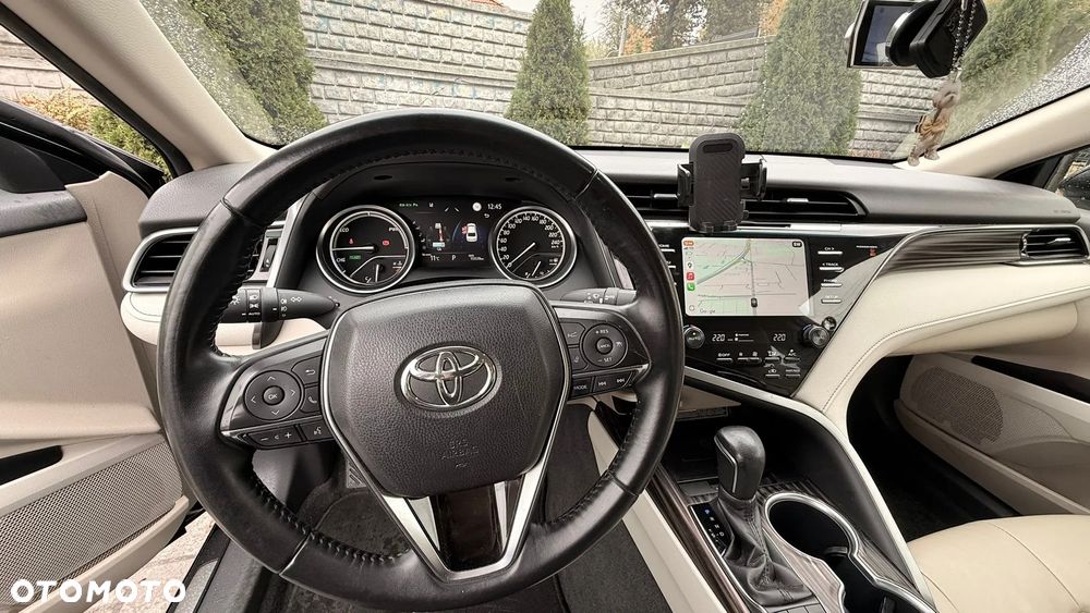 Toyota Camry 2.5 Hybrid Executive CVT - 2