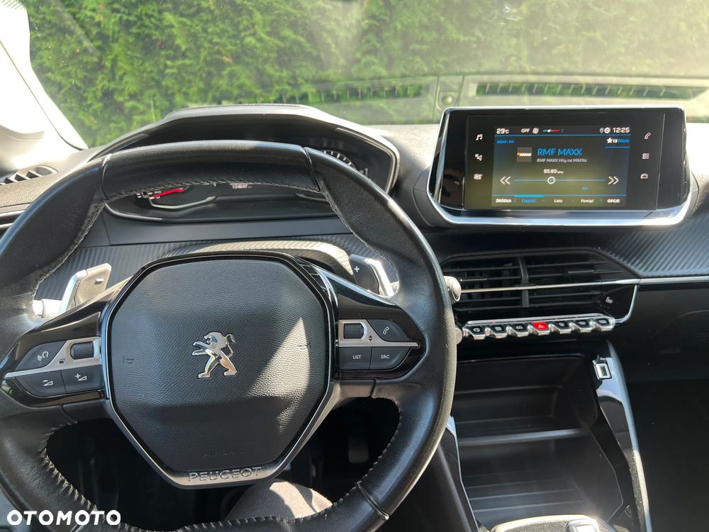 Peugeot 208 PureTech 100 EAT8 Active - 10