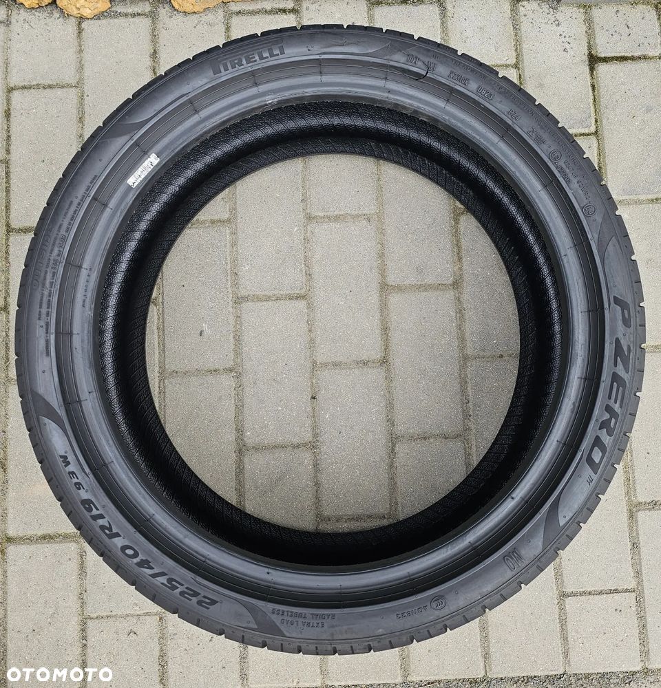 Pirelli P Zero 225/40R19 93 W - 3