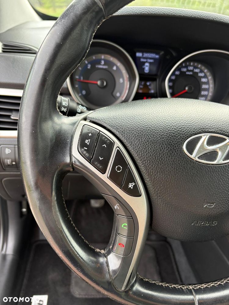 Hyundai i30 1.6 CRDi Fifa World Cup Edition - 16