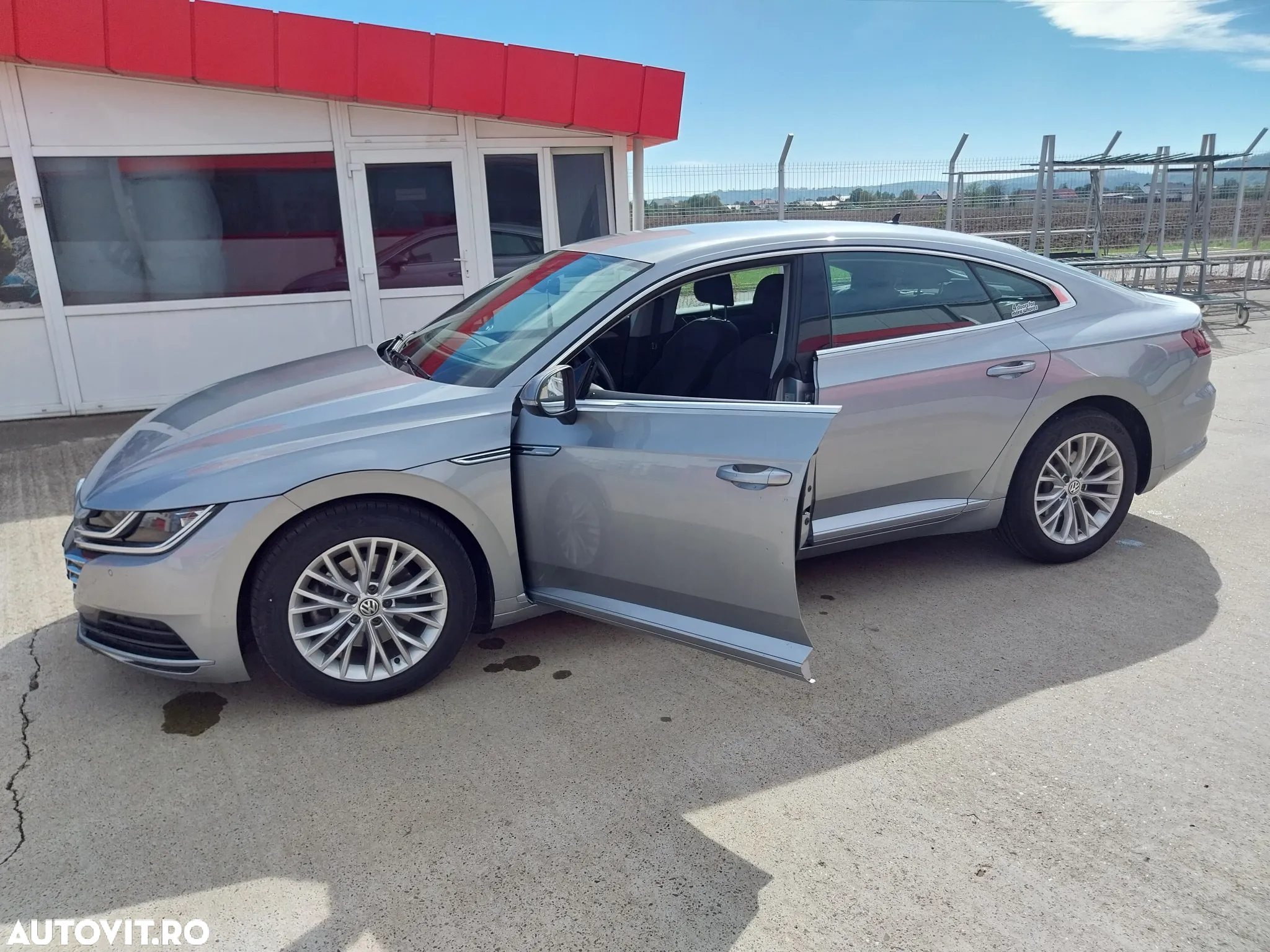 Volkswagen ARTEON 2.0 TDI SCR DSG Elegance - 2