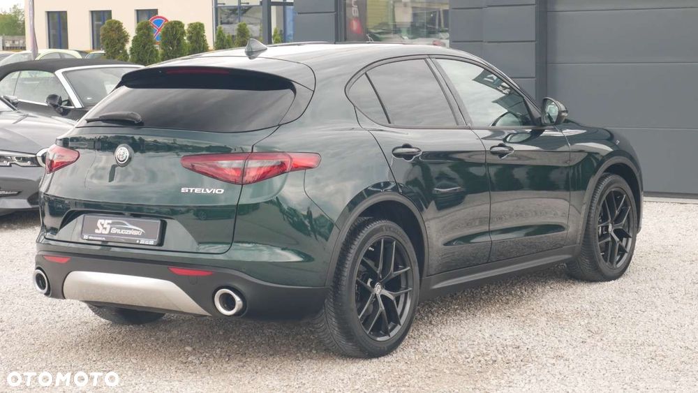 Alfa Romeo Stelvio - 6