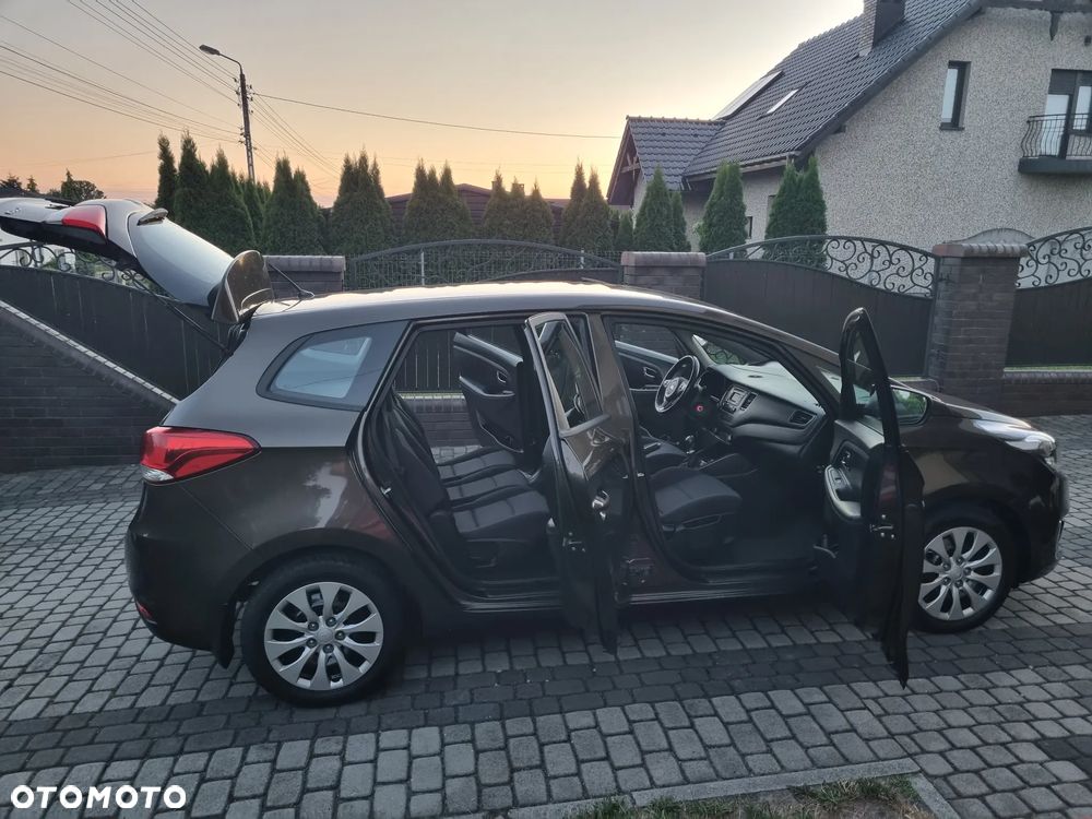 Kia Carens 1.7 CRDi 115 Fifa World Cup Edition - 35