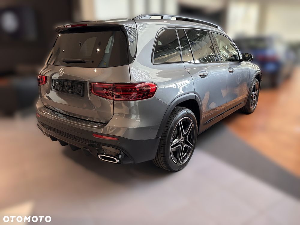 Mercedes-Benz GLB - 4