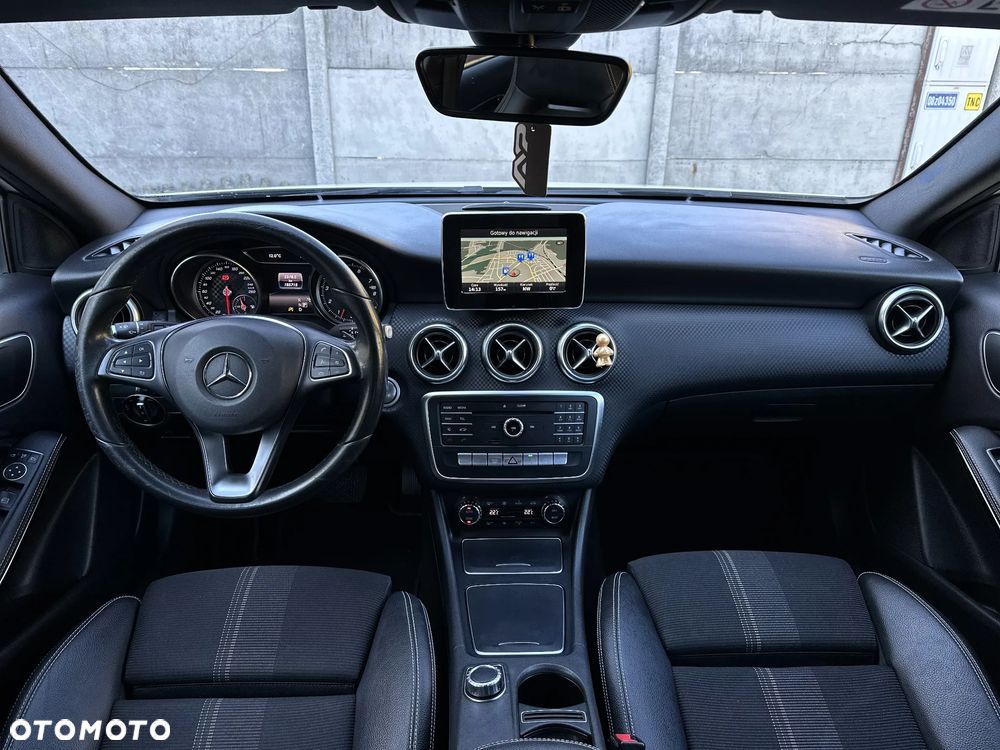 Mercedes-Benz Klasa A 180 7G-DCT AMG Line - 20