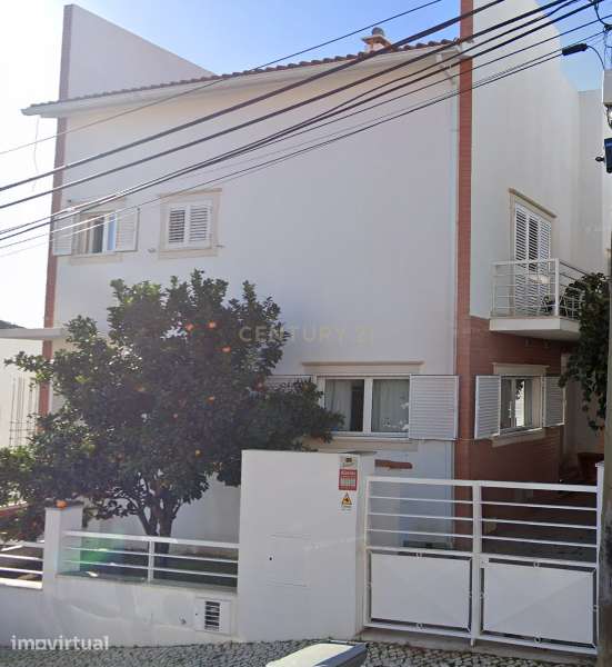 Moradia Renovada com 3 Quartos e estacionamento, São João da Talha em - Grande imagem: 2/3