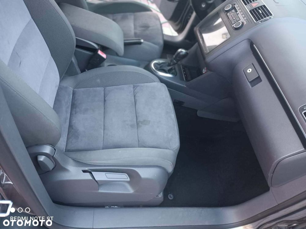 Volkswagen Touran - 14