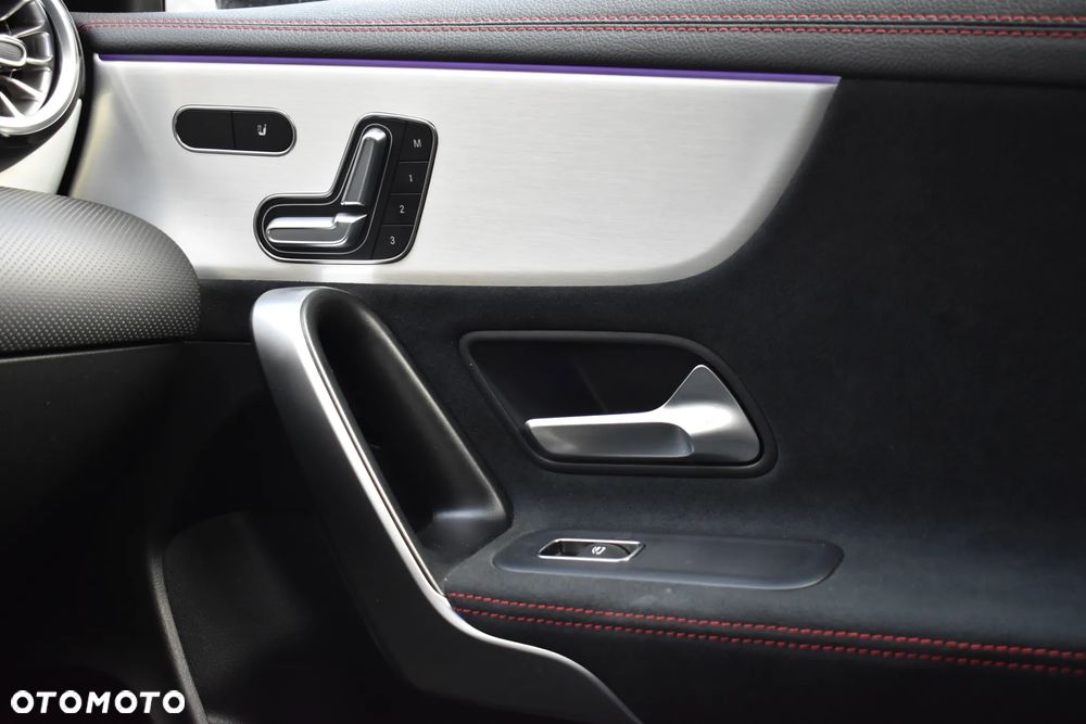 Mercedes-Benz CLA 250 AMG Line 7G-DCT - 21