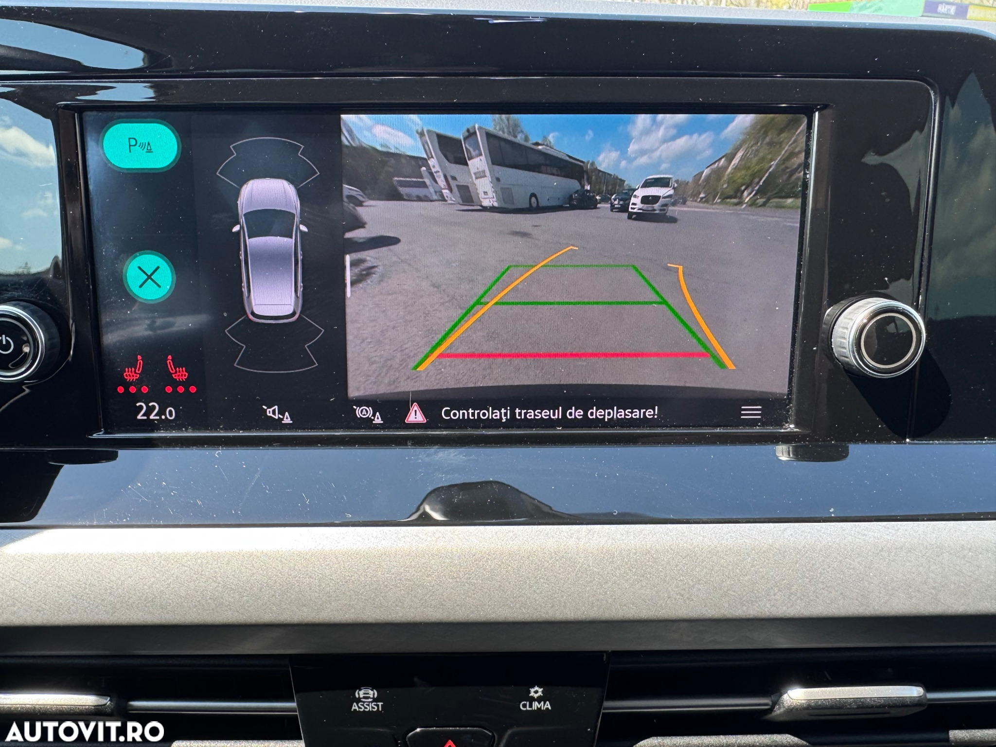 Volkswagen Golf 1.0 eTSI DSG MHEV Life - 12
