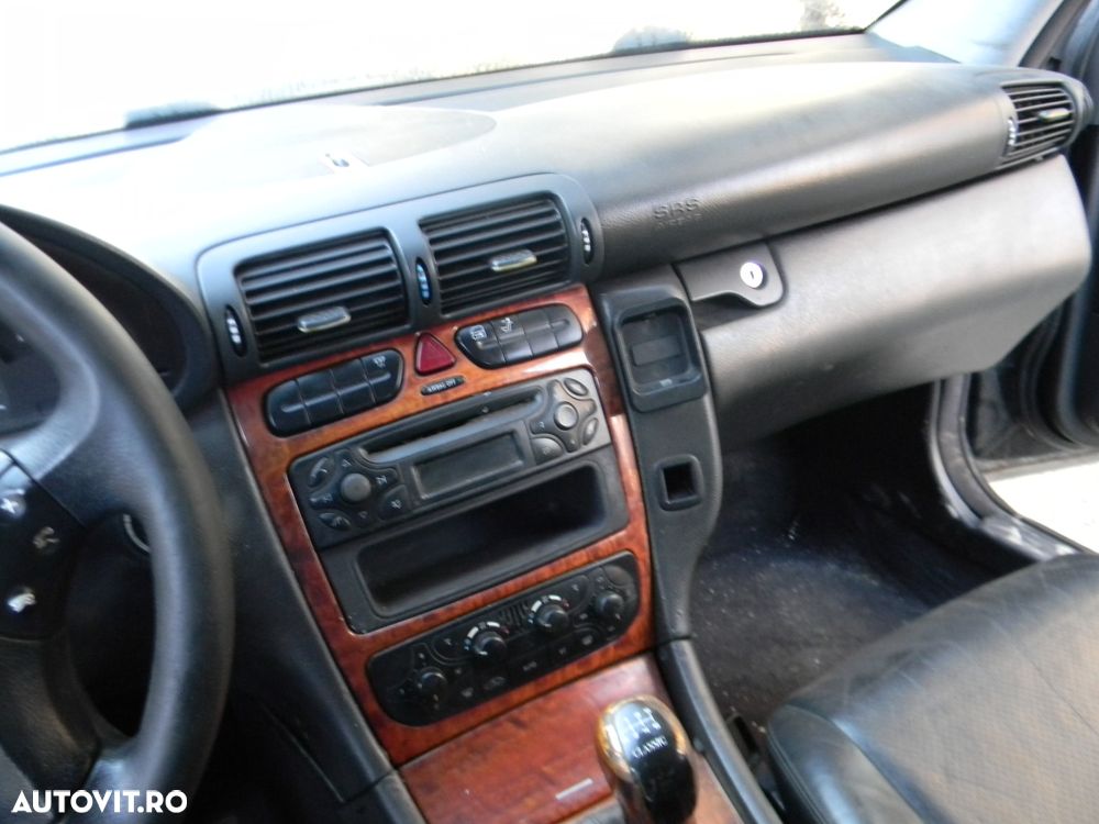 Dezmembrari  Mercedes-Benz C-CLASS (W203)  2000  > 2007 C 200 CDI (20 - 14