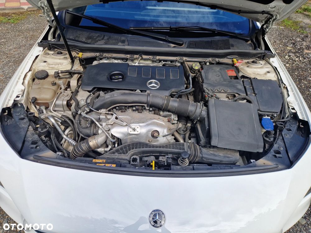 Mercedes-Benz CLA 220 4-Matic AMG Line 7G-DCT - 13