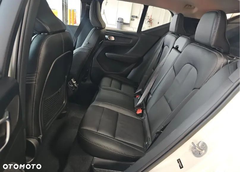Volvo XC 40 B5 B AWD Ultimate Dark - 11