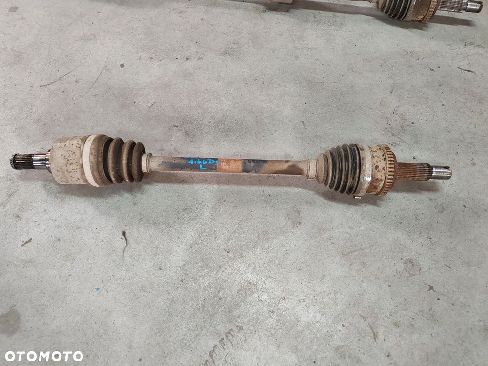 Półoś lewa 1.6 GDI benzyna Kia Ceed II 12-16