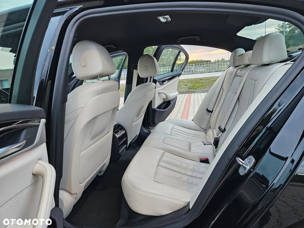 BMW Seria 5 530i xDrive Luxury Line - 19