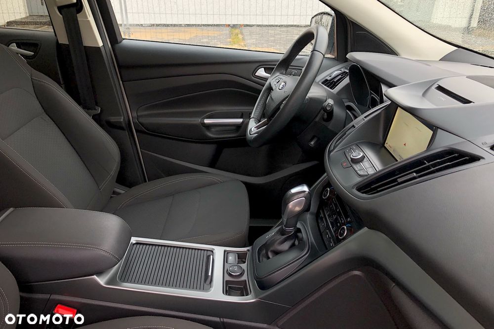 Ford Kuga 1.5 EcoBoost 2x4 Titanium - 25