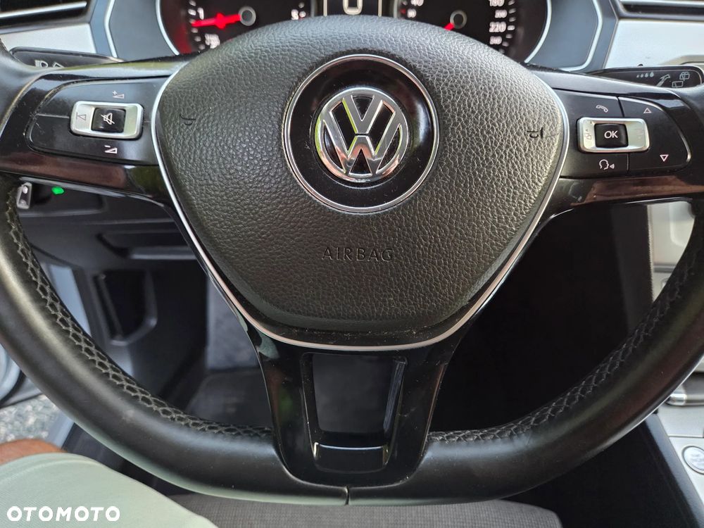 Volkswagen Passat 2.0 TDI BMT Comfortline - 16