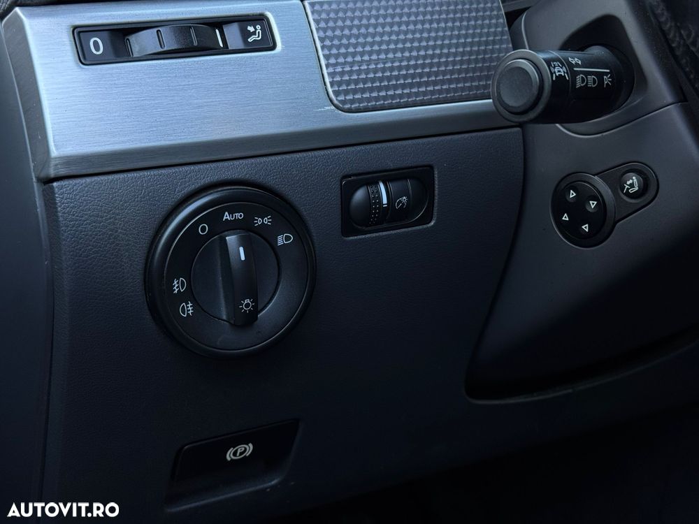 Volkswagen Touareg - 30