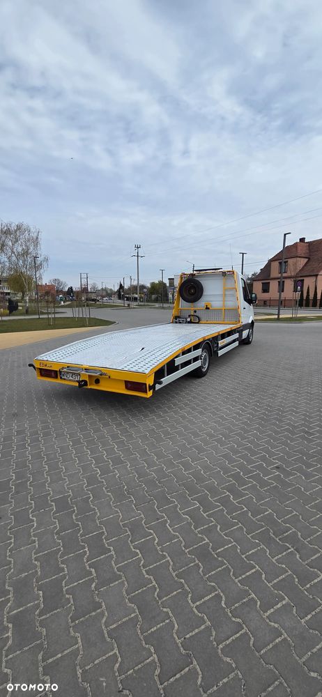 Mercedes-Benz Sprinter - 4