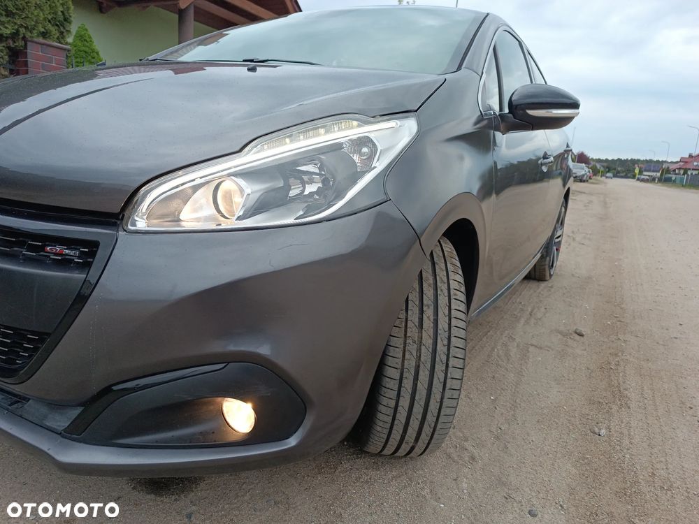 Peugeot 208 - 19