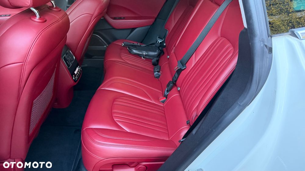Maserati Levante S Granlusso - 10