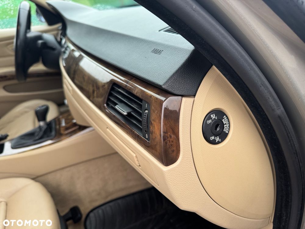 BMW Seria 3 320i Edition Sport - 29