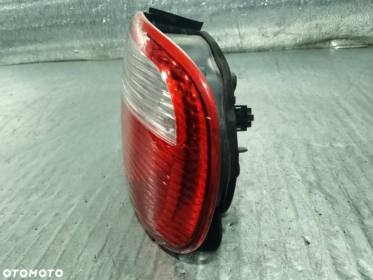 LAMPA TYLNA PRAWA SEAT TOLEDO II 1M5945096B SEDAN - 4