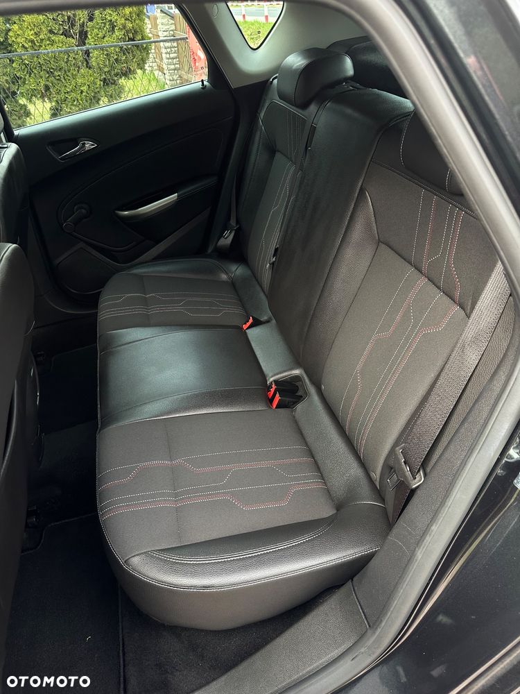 Opel Astra 1.4 150 Jahre - 12