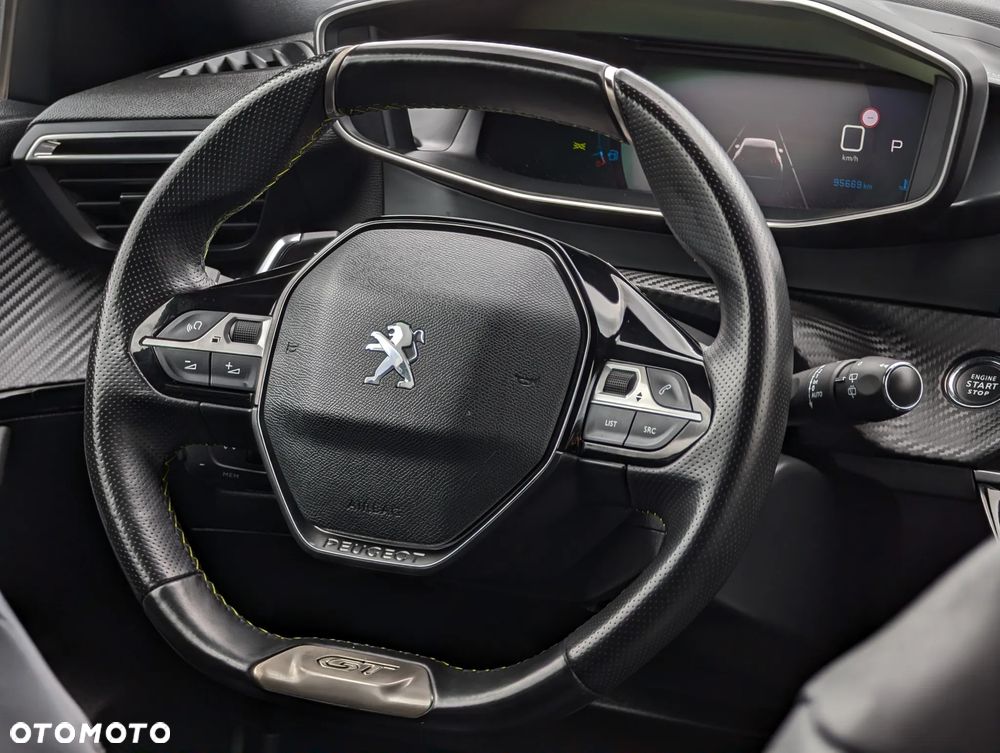 Peugeot 2008 PureTech 130 EAT8 GT - 26
