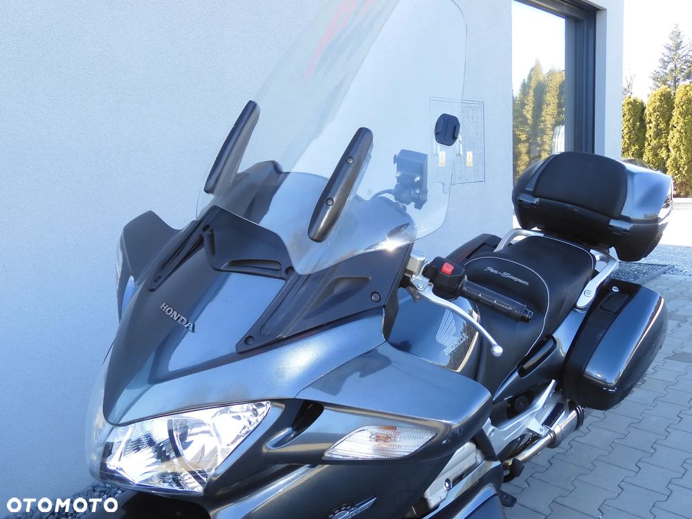 Honda ST - 23