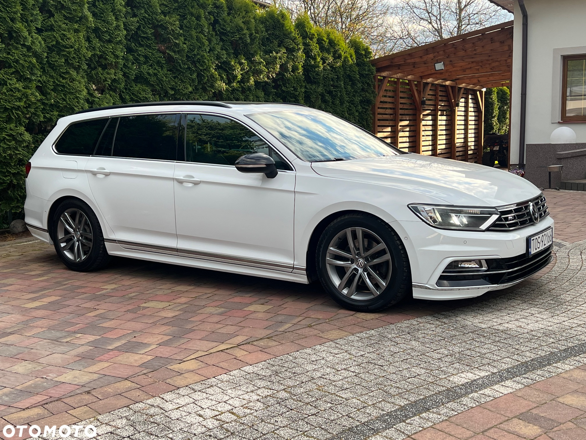 Volkswagen Passat - 12