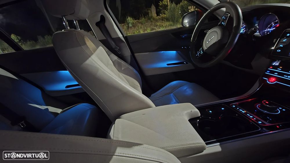 Jaguar XE 20d Aut. Portfolio - 21