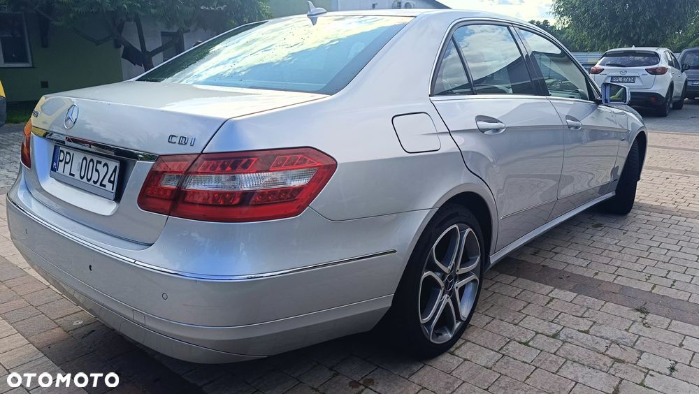 Mercedes-Benz Klasa E 250 CDI BlueEff - 4