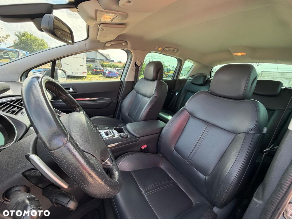 Peugeot 3008 Hybrid4 - 10