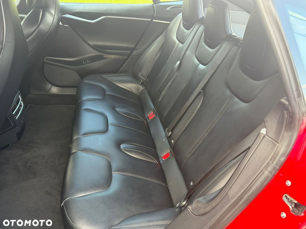 Tesla Model S - 20
