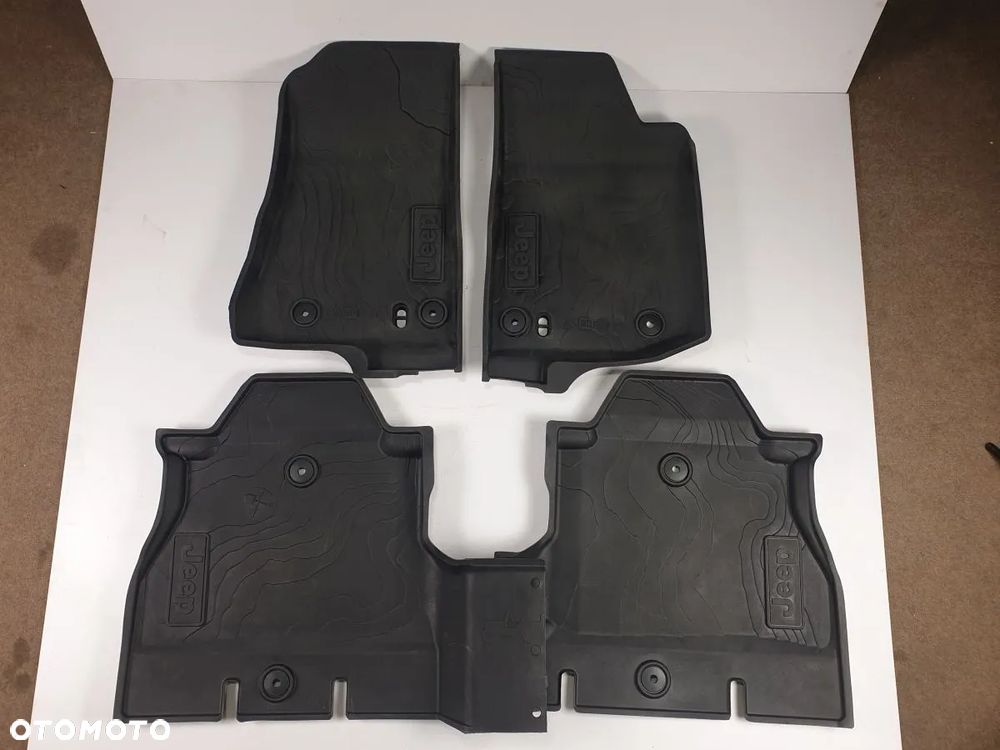 JEEP WRANGLER JL 4D od 2018r Dywanik Gumowe - 1