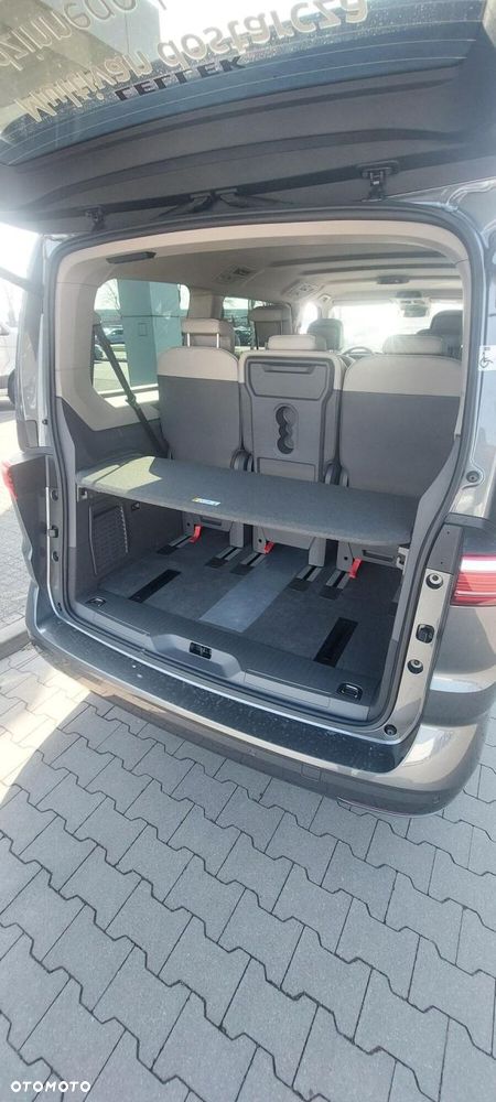 Volkswagen Multivan - 12