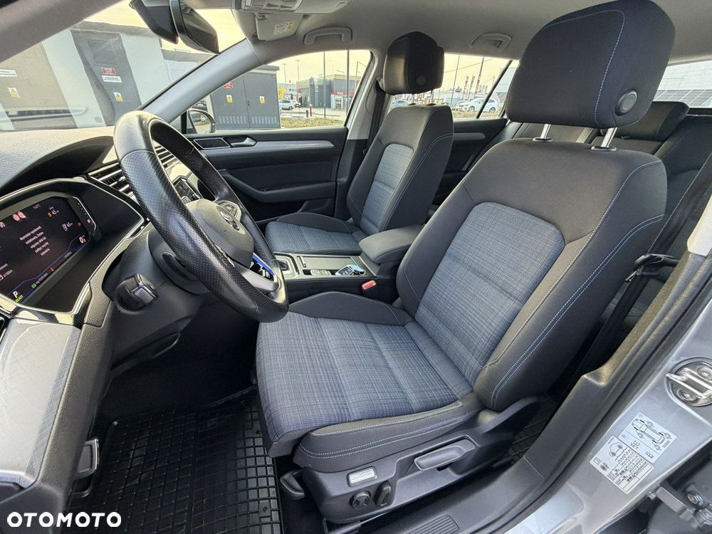 Volkswagen Passat - 18