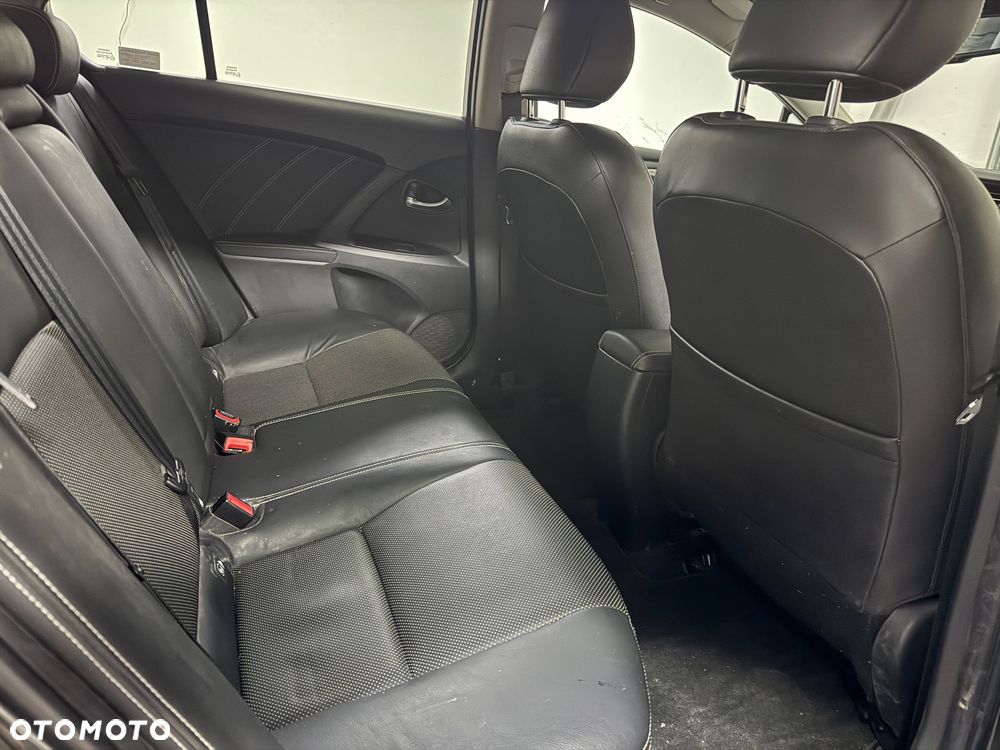 Toyota Avensis 2.0 D-4D Premium - 9