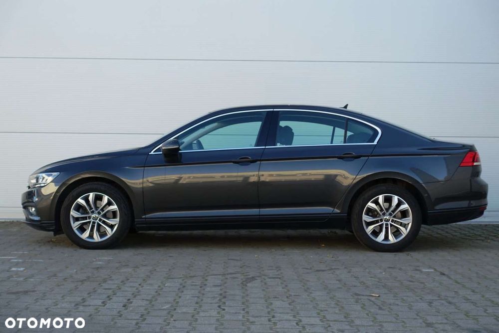 Volkswagen Passat - 5