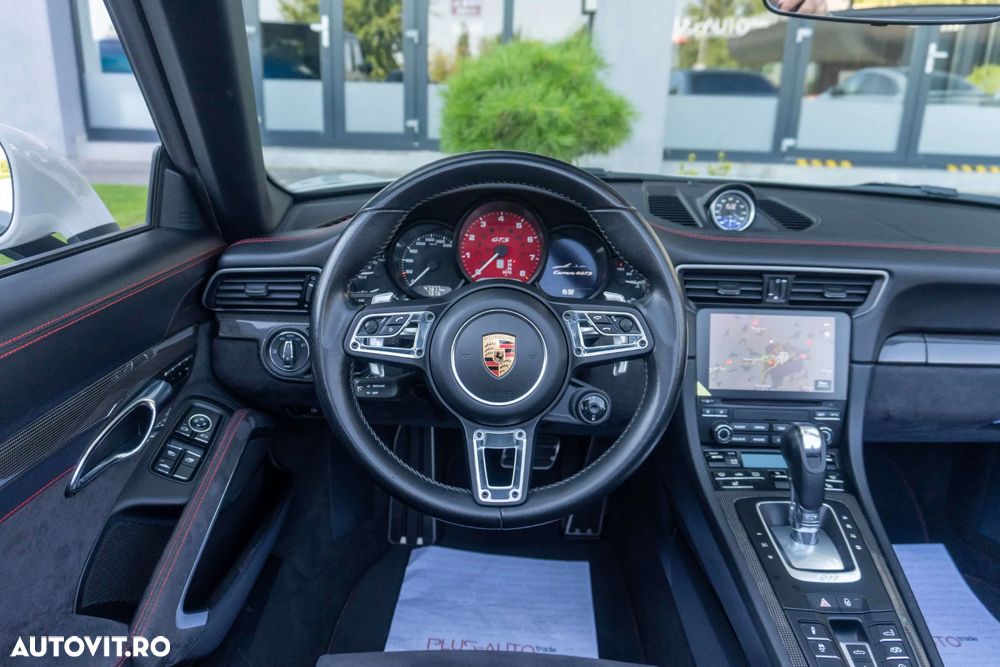 Porsche 911 Carrera 4 GTS Cabriolet PDK - 34