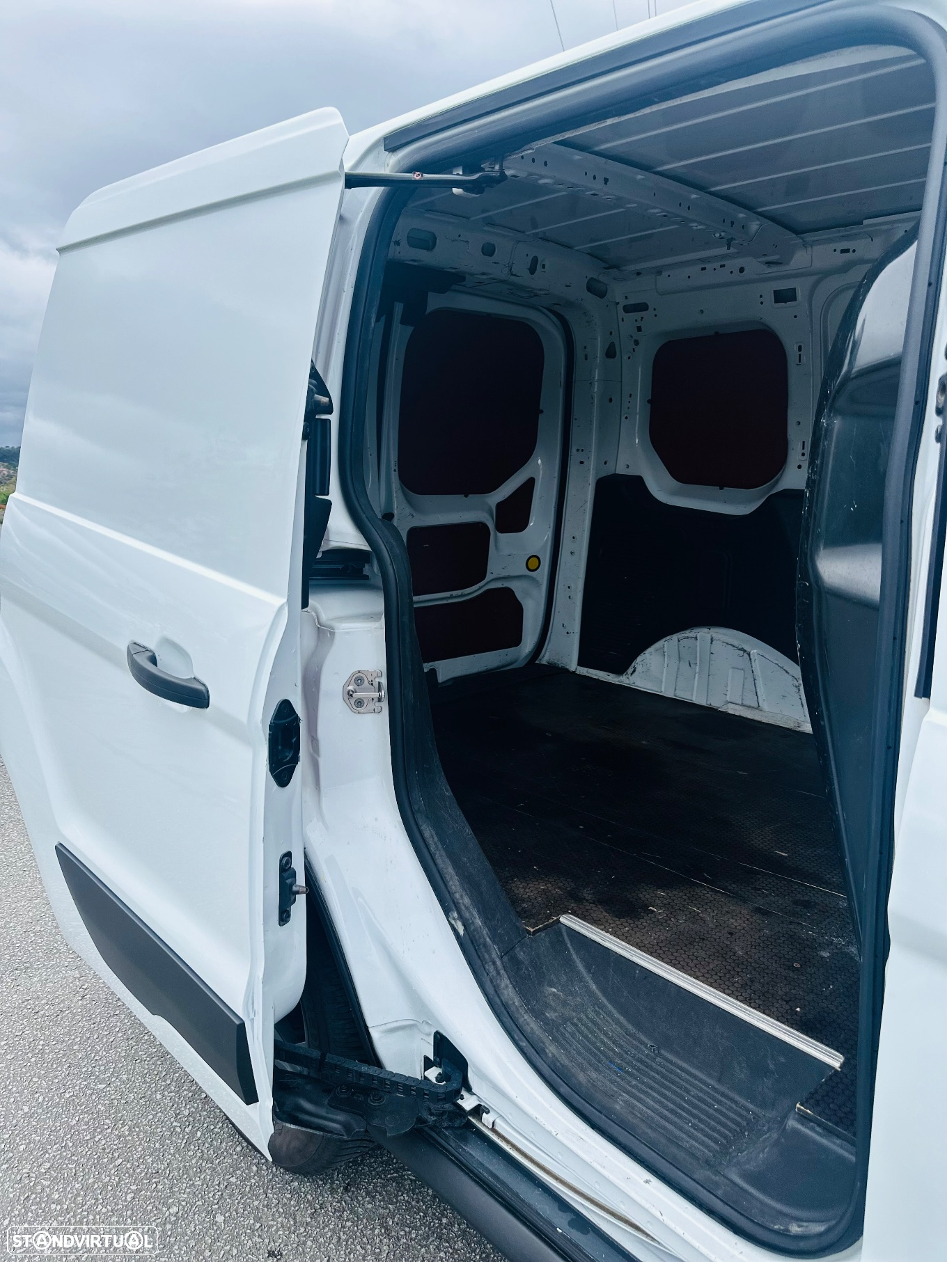 Ford Transit Connect - 9