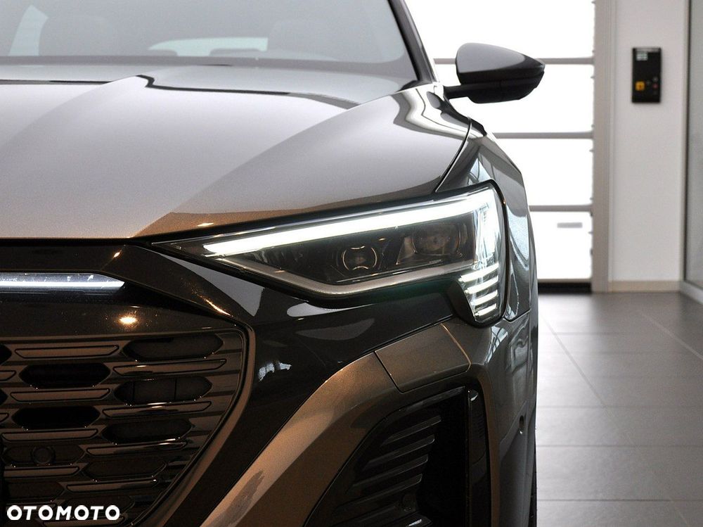 Audi Q8 - 10