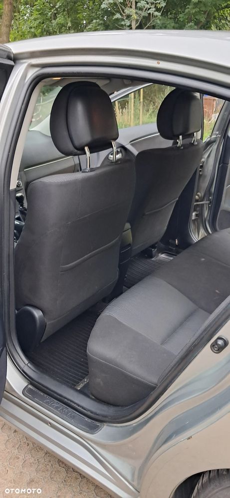 Toyota Avensis 1.6 Luna - 7