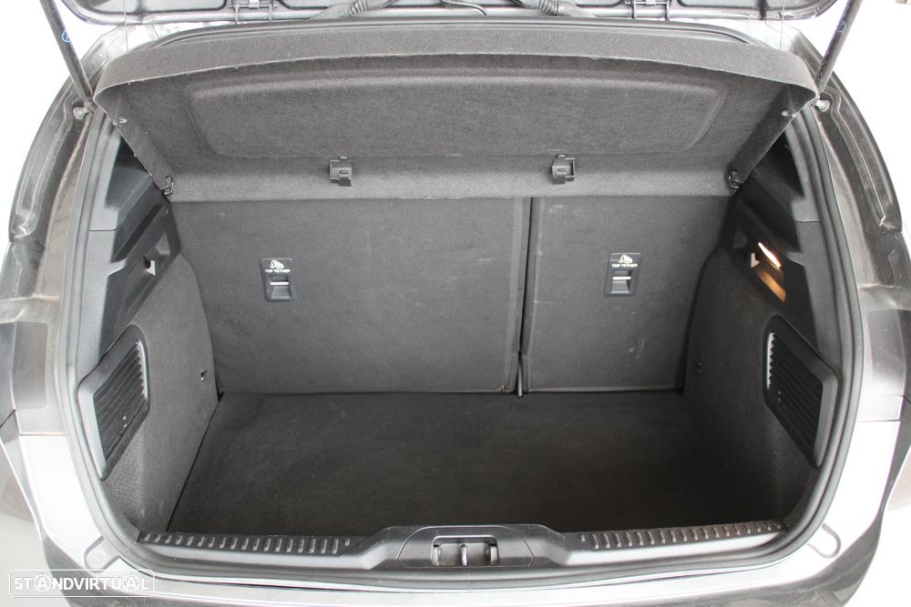 Ford Focus 1.0 EcoBoost MHEV ST-Line - 29