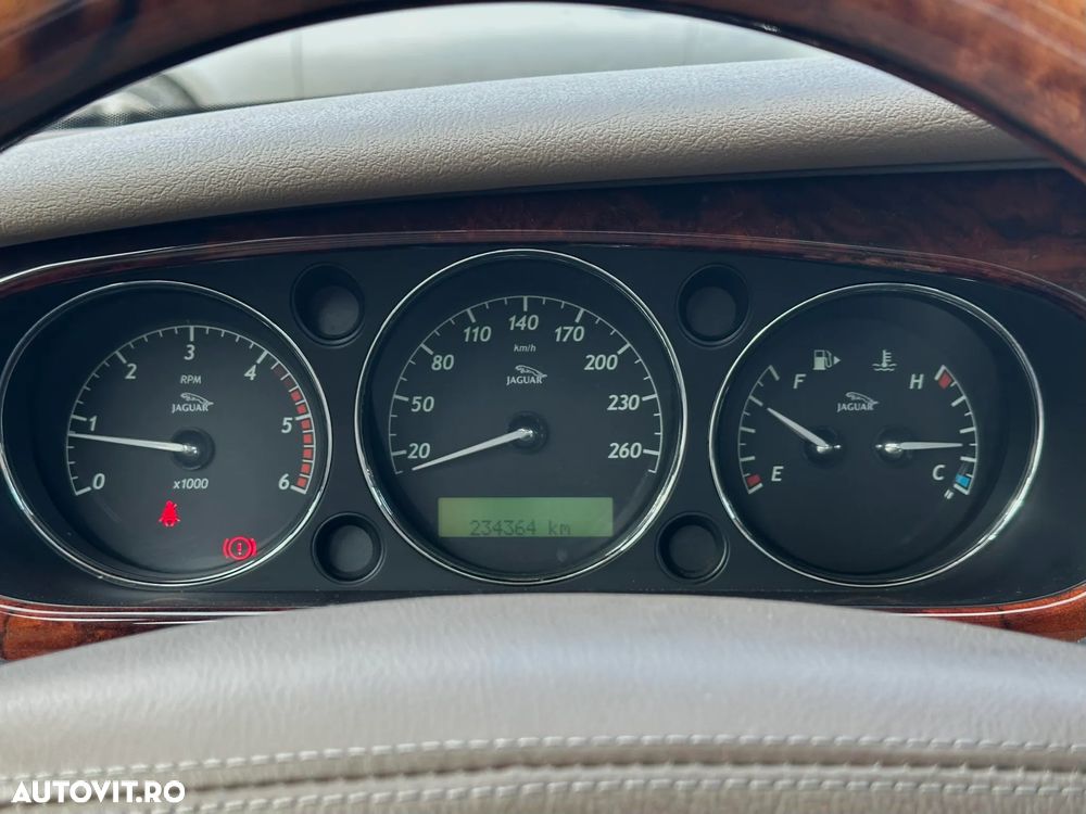 Jaguar XJ XJ6 2.7 Twin Turbo (LWB) Sovereign - 11