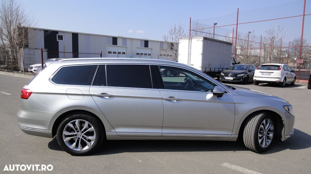 Volkswagen Passat 2.0 TDI (BlueMotion Technology) Highline - 9