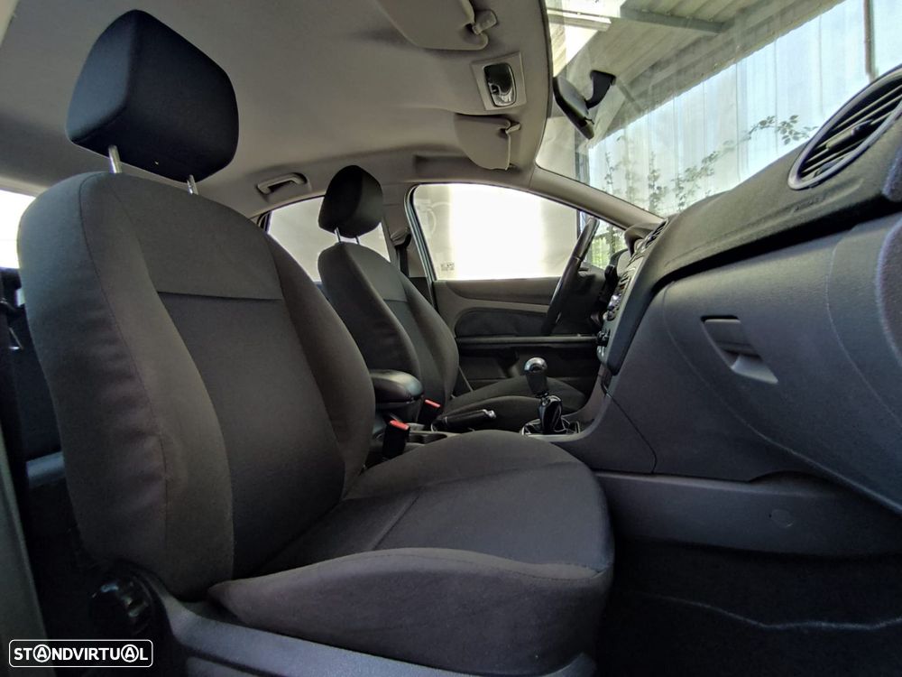 Ford Focus 1.6 TDCi Trend - 12