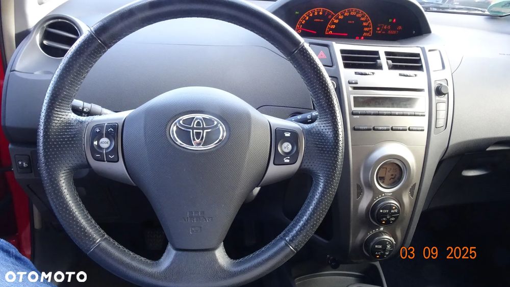Toyota Yaris - 10